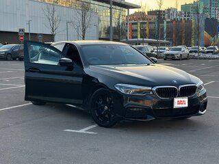2018 BMW 5 серии 530e VII (G30/G31/G38), чёрный, 3050000 рублей, вид 2
