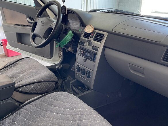 2009 Lada (ВАЗ) Priora I, белый, 355000 рублей - вид 9