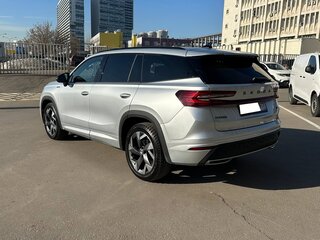 2025 Skoda Kodiaq II, серебристый, 5200000 рублей, вид 4