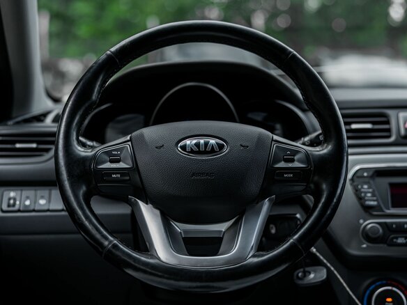 2015 Kia Rio 6-speed III, белый - вид 5