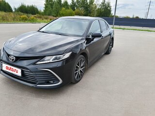 2021 Toyota Camry VIII (XV70) Рестайлинг, чёрный, 2300000 рублей, вид 1