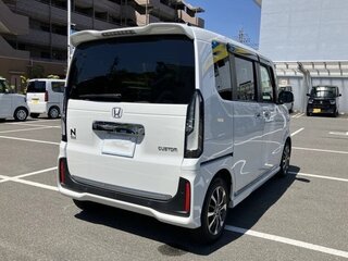 2023 Honda N-BOX III, белый, 978000 рублей, вид 3