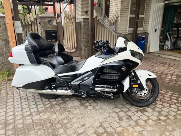 2013 Honda GL 1800 Gold Wing, белый, 1680000 рублей