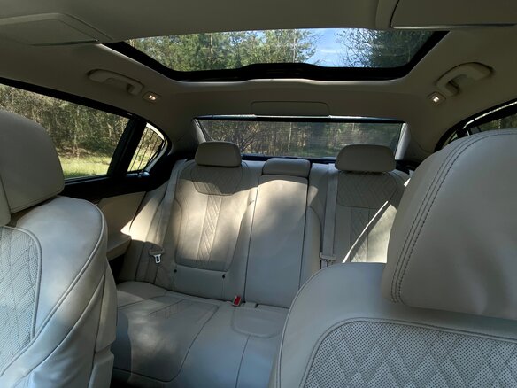 2017 BMW 7 серии Long 740Li VI (G11/G12), чёрный, 4400000 рублей - вид 13