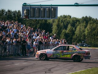 1992 BMW 3 серии 316i III (E36), розовый, 870000 рублей, вид 4