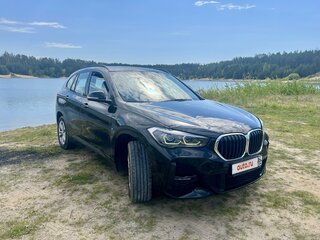2021 BMW X1 18d xDrive II (F48) Рестайлинг, чёрный, 3500000 рублей, вид 4