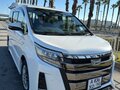 2019 Toyota Noah III (R80) Рестайлинг, белый - вид 2