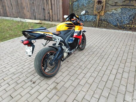 2009 Honda CBR 600RR, оранжевый, 640000 рублей, вид 3