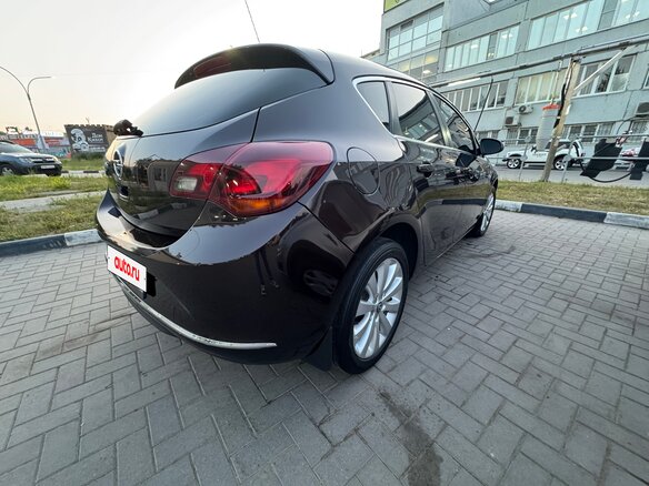2015 Opel Astra J Рестайлинг, коричневый, 970000 рублей - вид 5