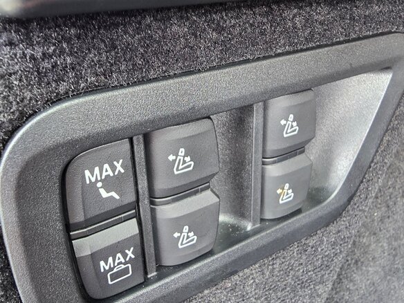 2024 BMW X7 40i I (G07) Рестайлинг, синий, 12375420 рублей - вид 16