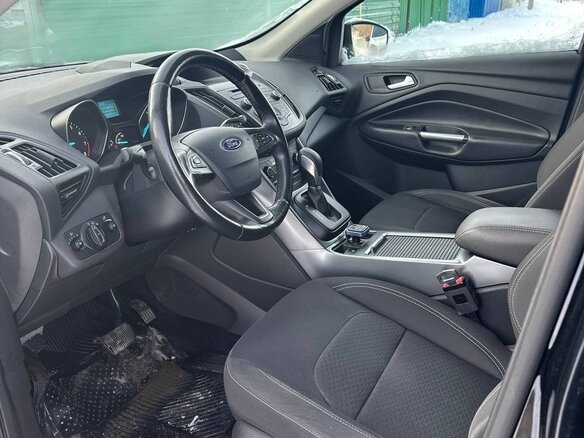 2017 Ford Kuga II Рестайлинг, чёрный, 1900000 рублей - вид 7