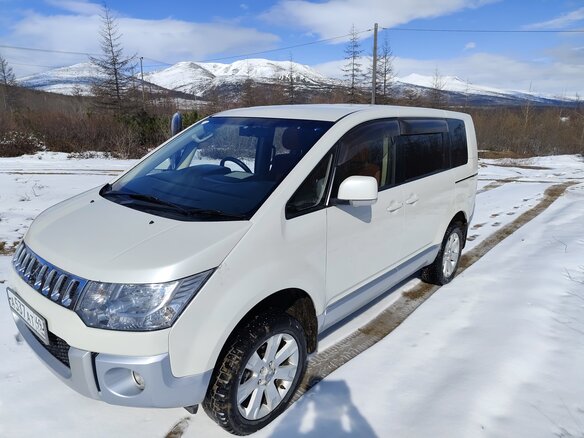2014 Mitsubishi Delica D:5 I, серый, 2150000 рублей - вид 4