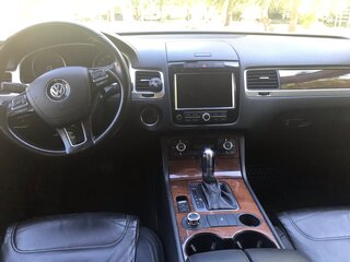 2011 Volkswagen Touareg II, серый, 1850000 рублей, вид 3