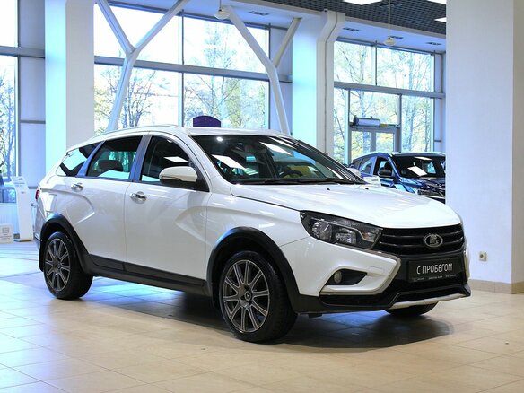 2017 Lada (ВАЗ) Vesta SW Cross I, белый, 970000 рублей - вид 2