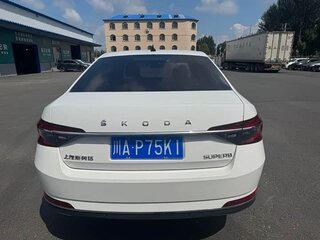2021 Skoda Superb III Рестайлинг, белый, 1930000 рублей, вид 5