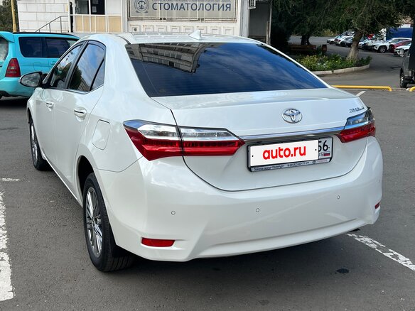 2018 Toyota Corolla XI (E160, E170, E180) Рестайлинг 1, белый - вид 7