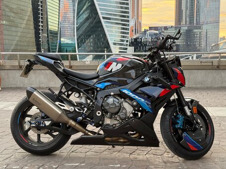 2024 BMW M 1000 R, чёрный, 2500000 рублей, вид 3