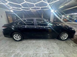 2018 Toyota Camry VIII (XV70), чёрный, 1820000 рублей, вид 3