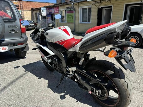 2008 Yamaha YZF-R1, белый, 855000 рублей, вид 4
