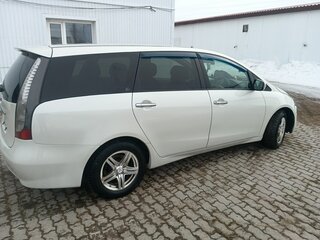 2003 Mitsubishi Grandis I, белый, 700000 рублей, вид 2