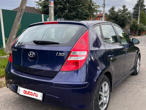 2011 Hyundai i30 I Рестайлинг, синий - вид 4