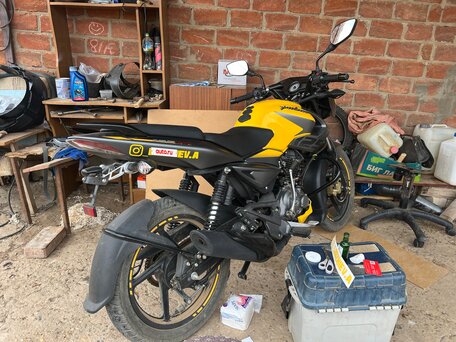 2024 Bajaj Pulsar NS 125, жёлтый, 171000 рублей, вид 4