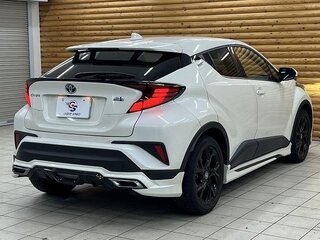 2021 Toyota C-HR I Рестайлинг, белый, 1695007 рублей, вид 4