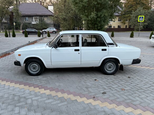 2010 Lada (ВАЗ) 2105, белый, 200000 рублей - вид 7