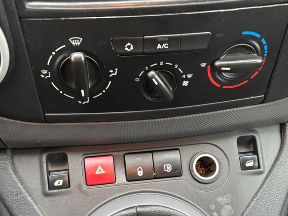 2013 Peugeot Partner, белый, 760000 рублей - вид 36