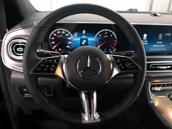 2026 Mercedes-Benz V-Класс Extra Long 300 d экстра длинный III (W447) Рестайлинг 2, чёрный, 14500000 рублей - вид 16