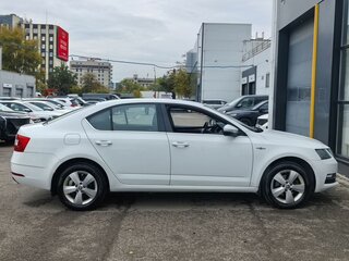 2020 Skoda Octavia III (A7) Рестайлинг, белый, 1750000 рублей, вид 4