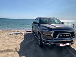 2019 Ram 1500 Crew Cab eTorque V, серый, 6200000 рублей, вид 1