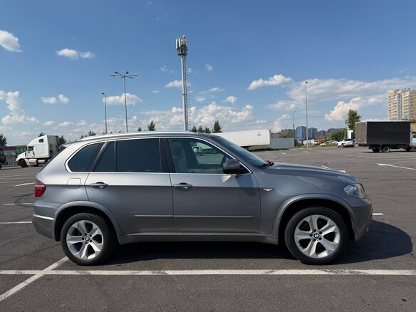 2013 BMW X5 30d II (E70) Рестайлинг, серый, 2000000 рублей - вид 4
