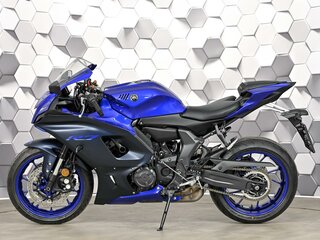 2022 Yamaha YZF-R7, синий, 1099000 рублей, вид 4