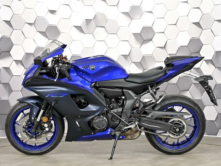 2022 Yamaha YZF-R7, синий, 1099000 рублей, вид 4