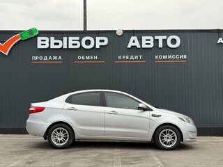 2012 Kia Rio 5-speed III, серебристый, 790000 рублей, вид 3