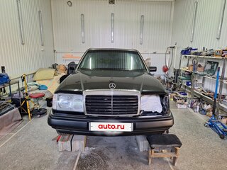 1993 Mercedes-Benz E-Класс 280 I (W124), чёрный, 1300000 рублей, вид 2