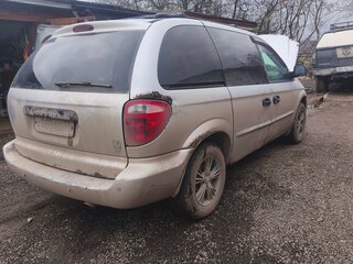 2001 Dodge Caravan 3-speed IV, серебристый, 300000 рублей, вид 2