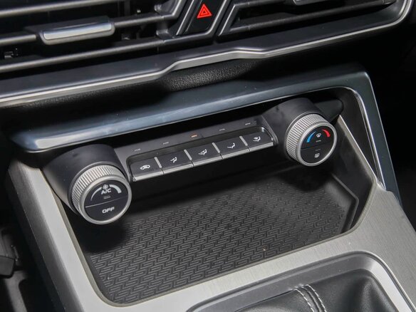 2026 Geely Binyue I Рестайлинг 2, белый, 1550000 рублей - вид 15