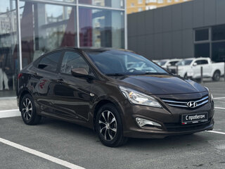 2015 Hyundai Solaris I Рестайлинг, коричневый, 950000 рублей, вид 4