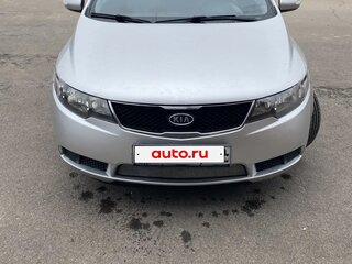 2010 Kia Cerato 6-speed II, серебристый, 850000 рублей, вид 4