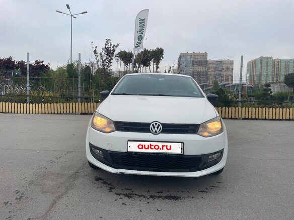 2010 Volkswagen Polo V, белый, 500000 рублей - вид 3