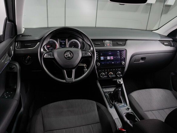 2017 Skoda Octavia III (A7) Рестайлинг, серебристый, 2099000 рублей - вид 8
