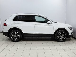 2018 Volkswagen Tiguan II, белый, 2299000 рублей, вид 5