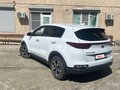 2021 Kia Sportage IV Рестайлинг, белый, 2190000 рублей - вид 5
