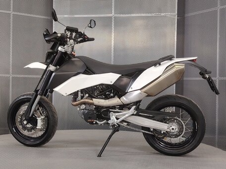 2010 KTM 690 SMC, белый, 509000 рублей, вид 5