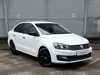 2018 Volkswagen Polo V Рестайлинг, белый, 859000 рублей, вид 3