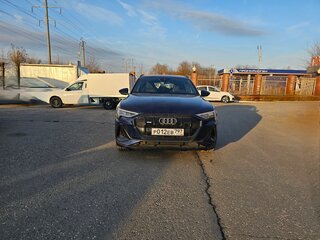 Audi e-tron 55 I