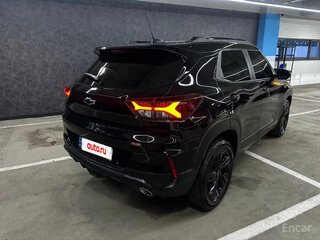 2023 Chevrolet TrailBlazer III Рестайлинг, чёрный, 2000000 рублей, вид 3