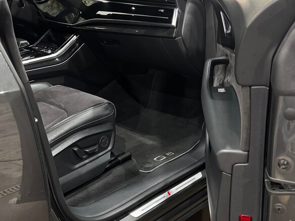 2019 Audi Q8 55 TFSI I (4M), серый, 4990000 рублей - вид 13